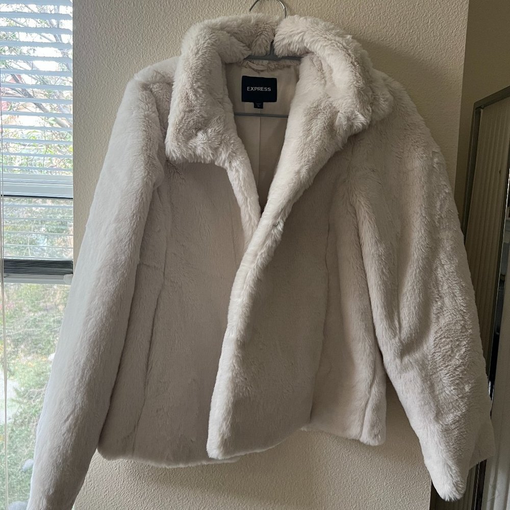 Express Fluffy White Coat M